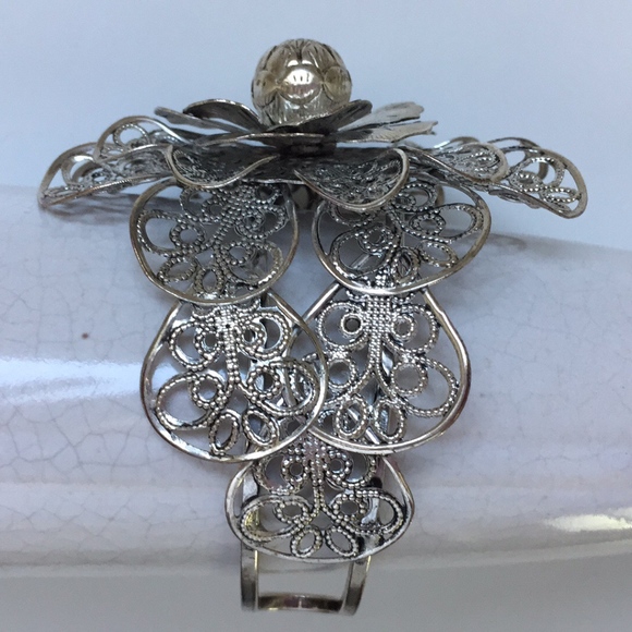 ARTISAN Metallic Silver Floral Filigree Cuff Bracelet - Picture 1 of 6